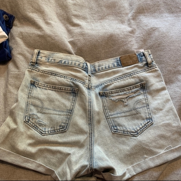 American Eagle Mom Short - Picture 2 of 4